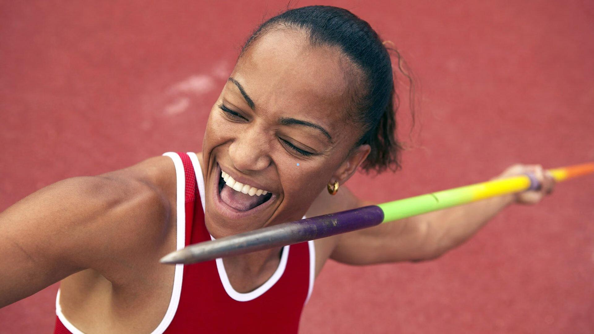 惊天长传撕裂防线！77跨半场喂饼海斯空接炸筐，球迷，这视野是开了天眼？